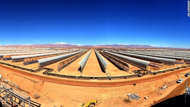 世界最大規模の太陽熱発電所がサハラ砂漠に誕生