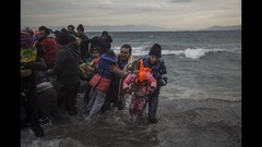 増え続ける難民、門戸閉ざす欧州　国連が一層の混乱に警鐘