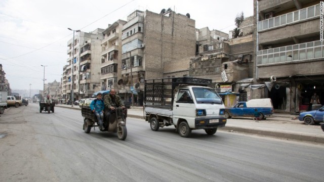 停戦が発効したシリアのアレッポ＝２７日