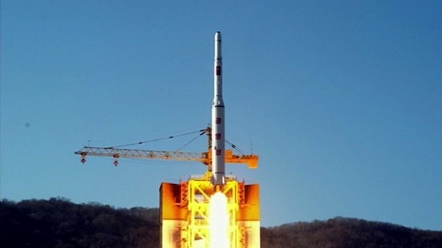 北朝鮮は２月、事実上の弾道ミサイル実験を行った＝KCTV