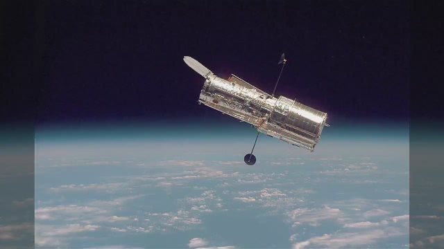 地球から１７万光年の距離にある星団の姿をとらえたハッブル宇宙望遠鏡＝NASA/CNN