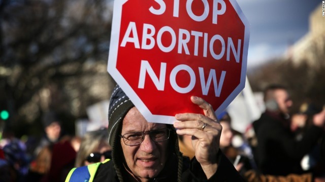 妊娠中絶の反対を訴える男性