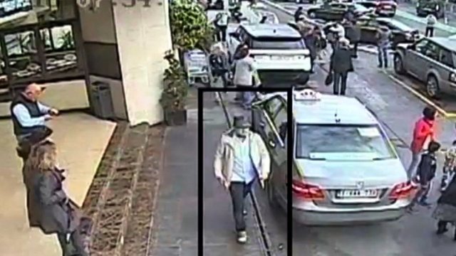 徒歩で空港を離れるテロ容疑者の新たな映像が公開された＝ベルギー警察