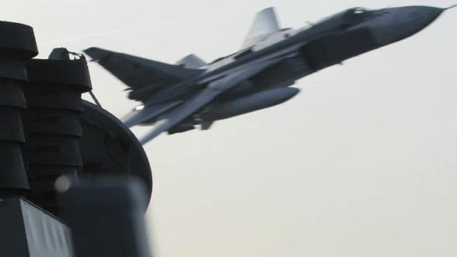 米軍が公開した、ロシア機が「ドナルド・クック」に異常接近したとされる映像