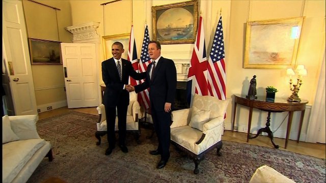 オバマ大統領（左）とキャメロン首相が会談＝HOST TV