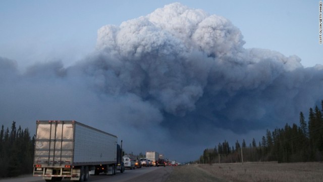 １日に発生した山火事に沈静化の兆しが出てきた