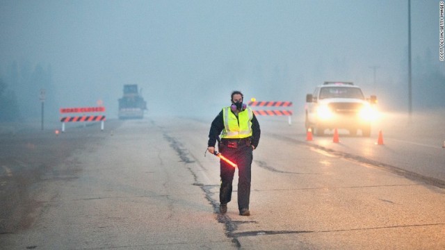 山火事により約９万人が避難した