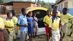 １．太陽エネルギーを動力源とする多目的機器「ワットリー」は、現在ガーナで試作品のテストが行われている