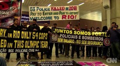 「安全守れず」　リオ警察が空港でデモ　五輪開幕まで１カ月