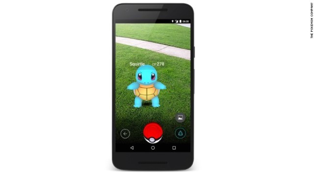 現実世界を歩き回りながらスマホ越しにポケモンを探す「ポケモンＧＯ」＝The Pokemon Company