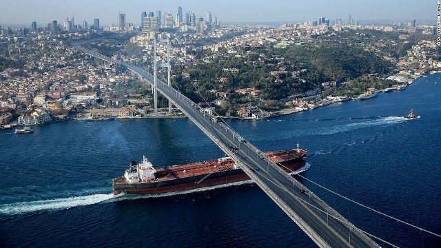渡航規制解除後のロシア人観光客第一陣が、このほどトルコに到着した