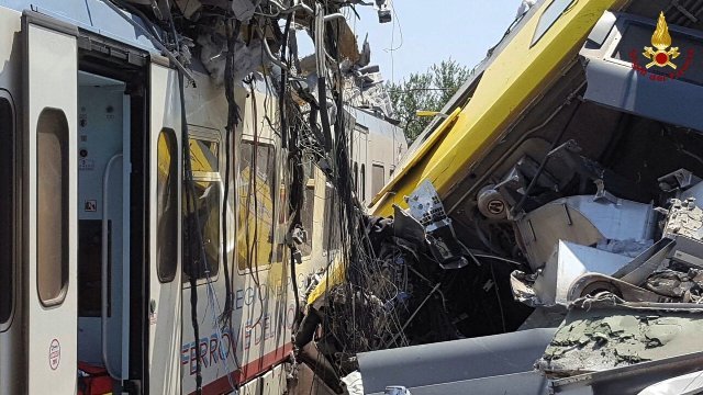 イタリア南部の列車正面衝突事故では２３人が死亡した＝Vigili del Fuoco