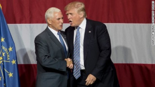ドナルド・トランプ氏（左）とマイク・ペンス氏