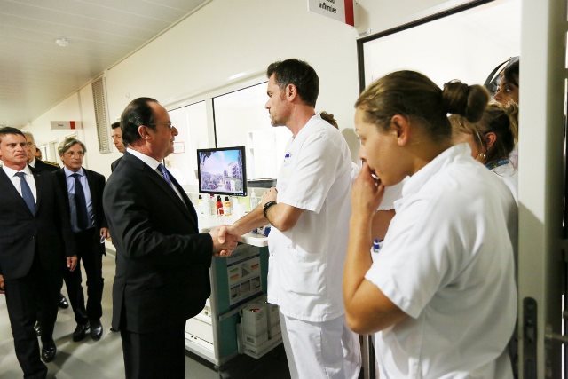 オランド大統領は負傷者の収容された病院を訪問＝Twitter/Elysee