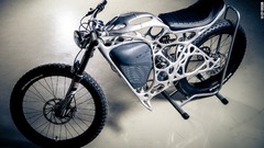 ６．エアバスの子会社ＡＰワークスが開発したこの電動バイクは、総重量わずか３５キロ