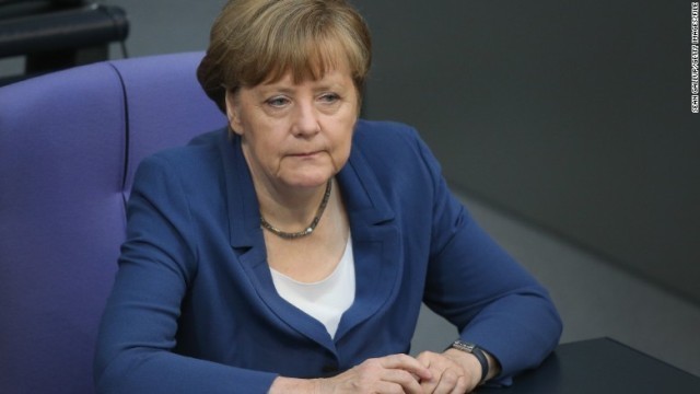ドイツ国内でのテロ事件続発を受け、メルケル首相の難民政策は批判にさらされている