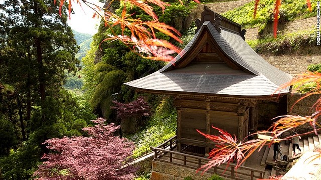 １．山形県にある立石寺。地元では「山寺」の通称で知られる