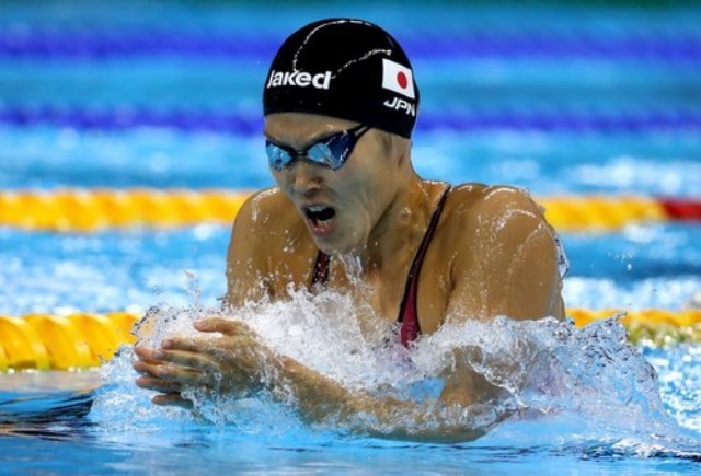 金藤理絵が女子２００メートル平泳ぎで優勝＝Getty