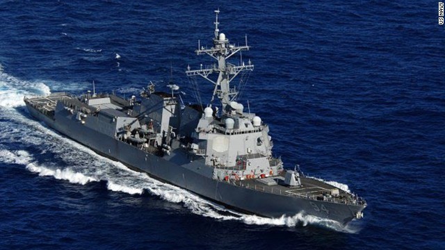 イラン軍艦艇、米駆逐艦を「高速で妨害」　ホルムズ海峡