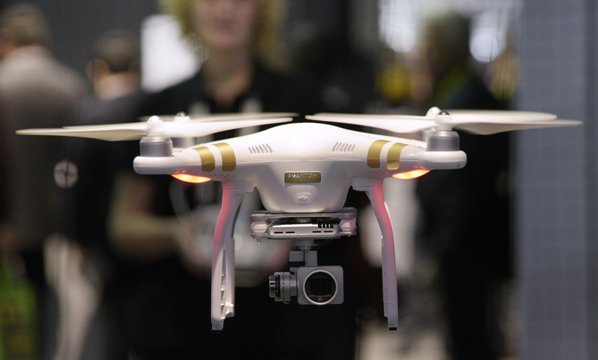 米当局によるドローン業務の新たな利用規則が施行される