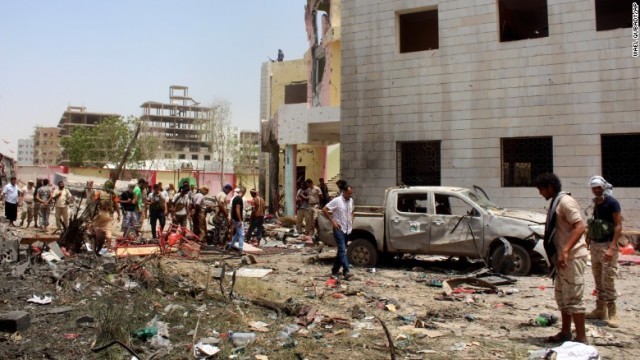 ＩＳＩＳによる自爆テロが起きたイエメン南部アデンの現場