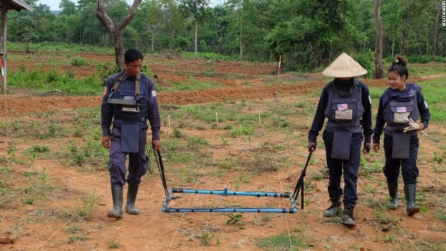 ベトナム戦争中に展開した作戦の結果、ラオス全土には８０００万発の不発弾が残る