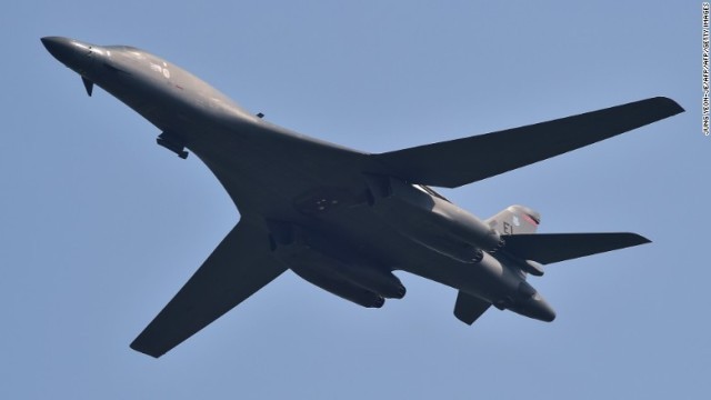 米軍のＢ－１Ｂ爆撃機が韓国上空を飛行