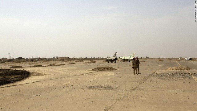 モスル近郊のカイヤラ空軍基地