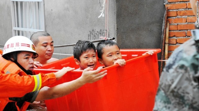 台風１７号の上陸に伴う洪水や土砂崩れで、中国本土の住民が避難を強いられている