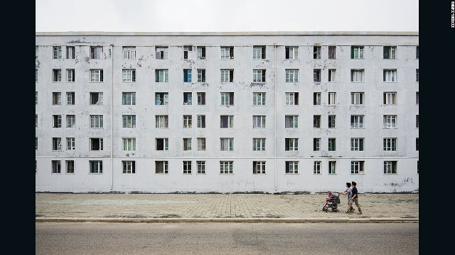 平壌中心部の建物。この建物は、ロシアが朝鮮戦争後の平壌再建を支援した際にロシア人によって建てられた