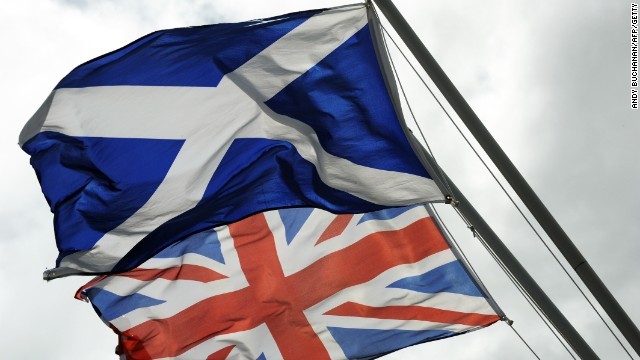 スコットランドの旗は青地に白の斜め十字が入ったデザイン