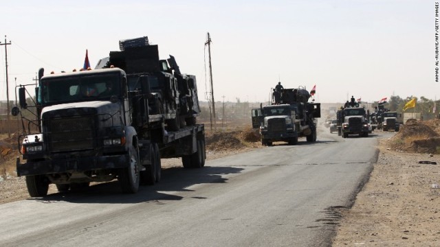 モスル南部約５６キロの基地に集結するイラク軍部隊