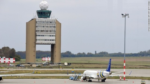 フェネルバフチェの選手たちを乗せた飛行機が緊急着陸