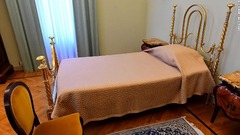 ピウス１２世、パウロ６世という２人の教皇が息を引き取った寝室