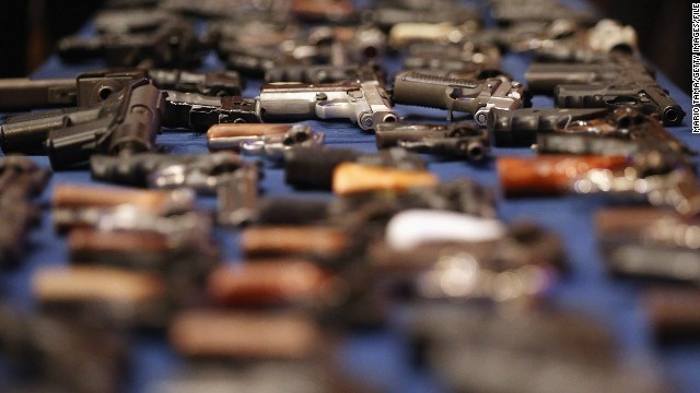 米大統領選を前に米国で銃器類の販売が急増