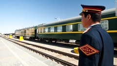 １０．豪華列車「ツァーリ・ゴールド」。帝政ロシア時代を思わせる内装が施されている