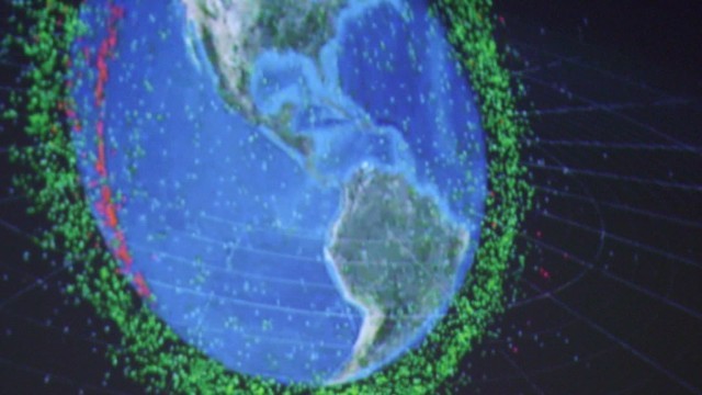次の戦場は宇宙、米軍が準備加速　衛星に迫る中ロの脅威(1/3) - CNN.co.jp