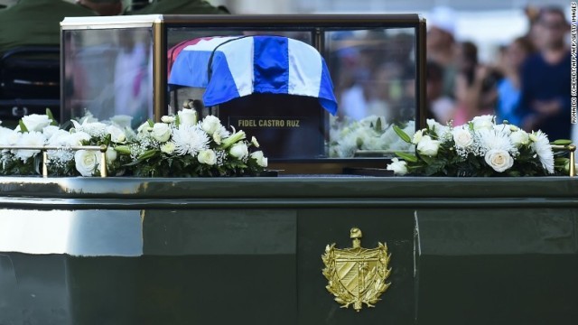 フィデル・カストロ前国家評議会議長の遺灰の移送が始まった