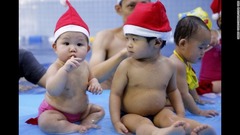 水泳教室に集まった子どもたち＝北京