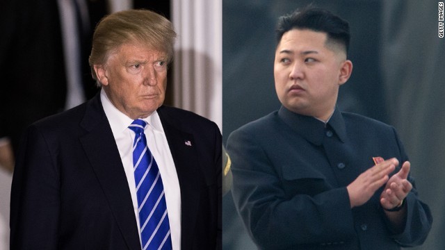 金正恩朝鮮労働党委員長（右）とトランプ次期米大統領