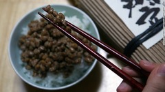 納豆。鼻をつく匂いとネバネバした食感が特徴の納豆は好き嫌いがはっきりと分かれる