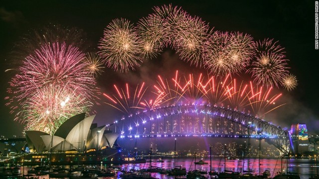 新年を祝って打ち上げられた花火＝オーストラリア