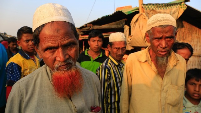 バングラデシュの難民キャンプで暮らすロヒンギャの人々