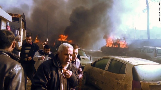 シリア北部アザズでトラックが爆発し、死傷者が出た