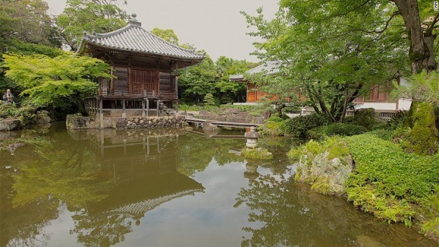 合気道の開祖、植芝盛平翁の墓がある高山寺