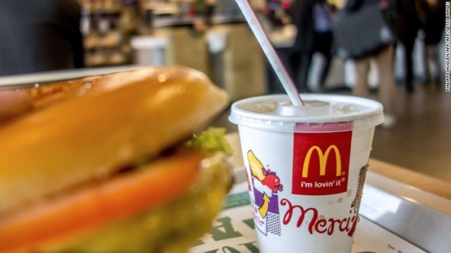 特殊部隊の隊員が食事中のマクドナルドに強盗が入った