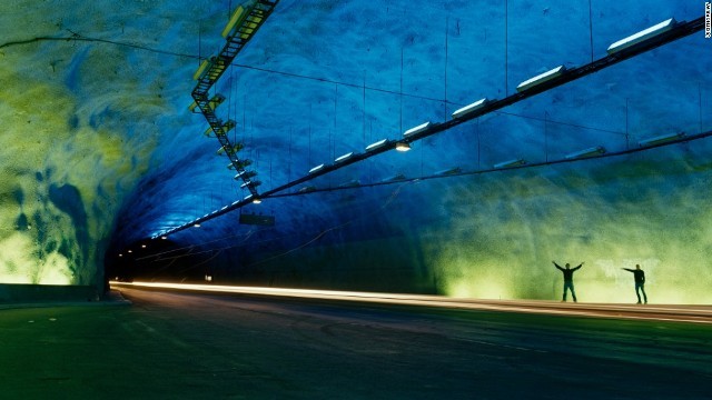 ノルウェー西部にある世界最長の道路トンネル、ラルダールトンネル