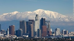 ８位：米カリフォルニア州ロサンゼルス。住宅価格は１２カ月のあいだに、世帯収入１４カ月分に相当する値上がりを記録したという