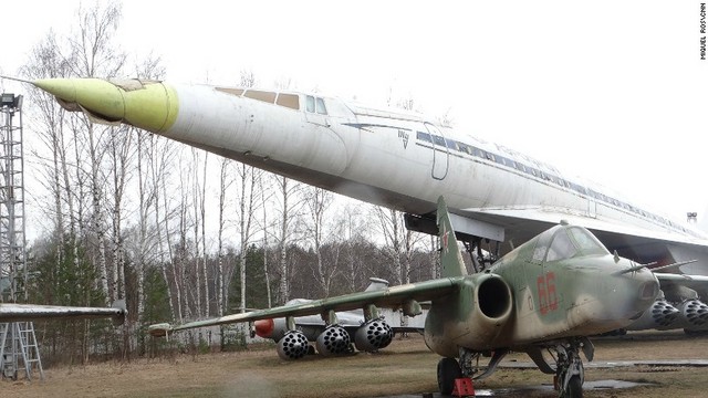 9.ソ連のコンコルドとして知られた超音速旅客機Tu-144