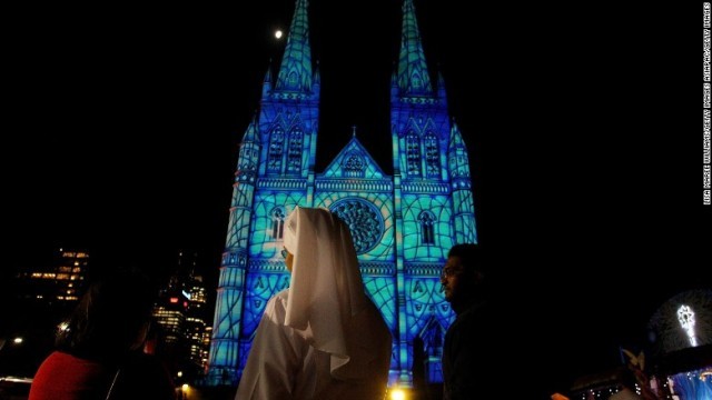 ライトアップされた豪シドニーにある大聖堂